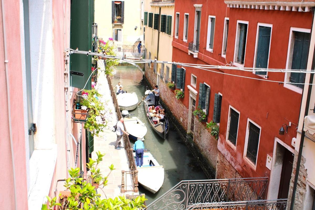 Charming Canal View San Marco Venedig